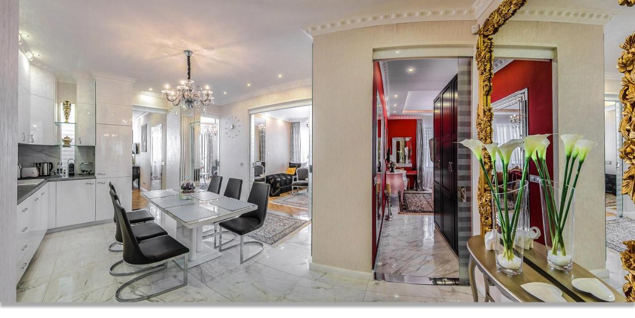B&P Maine Street Apartments Budapest Bagian luar foto
